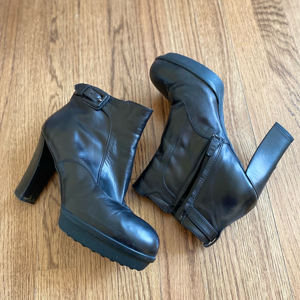 Black Leather Tod’s booties - Size 40.5 (US 10.5)
